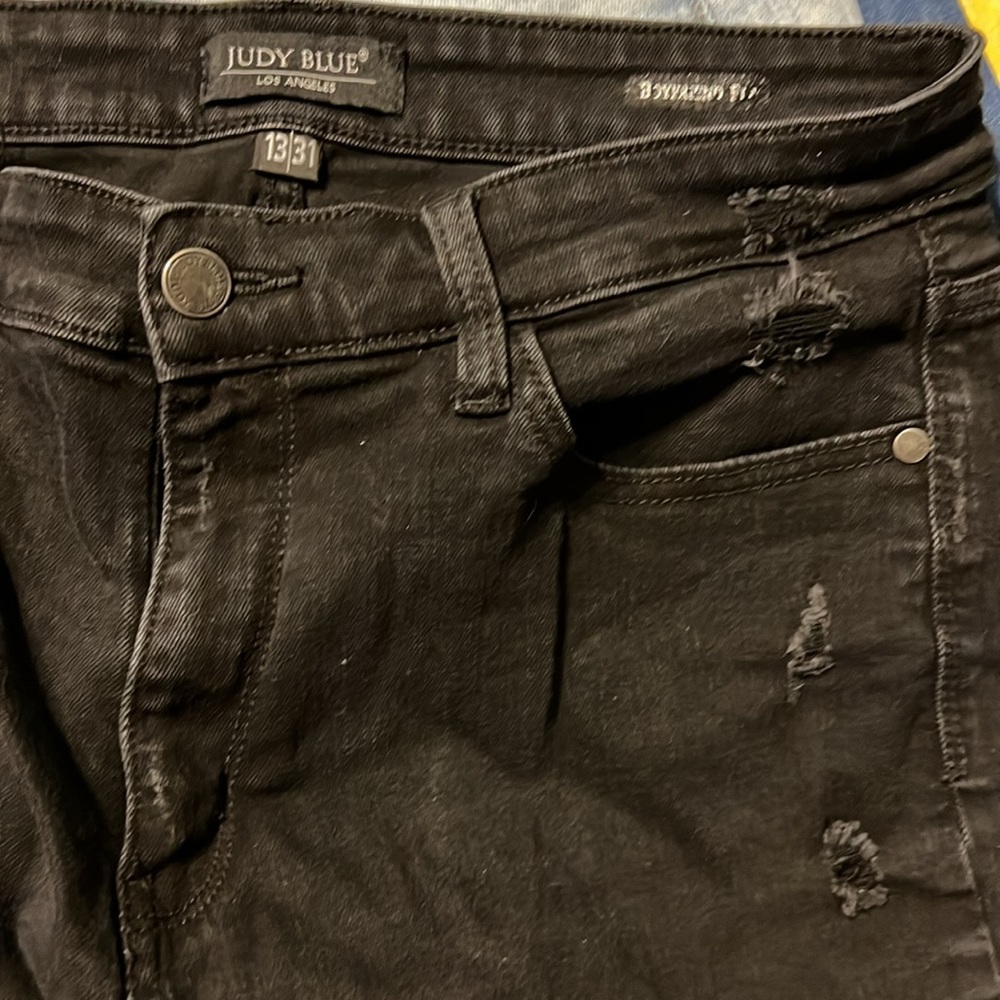 Judy Blue Boyfriend Fit Distressed Black 13